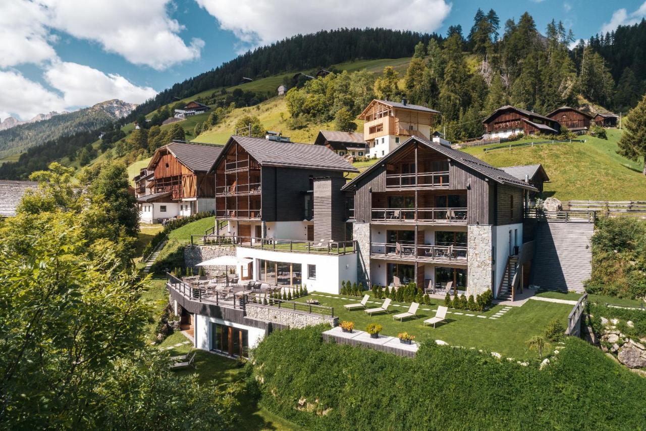 Les Dolomites Mountain Lodges San Martino in Badia Exteriör bild